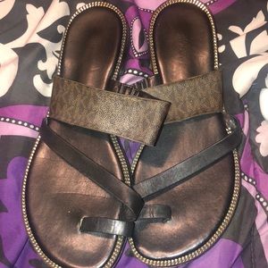 NICE MICHAEL KORS SLIDES/SANDALS